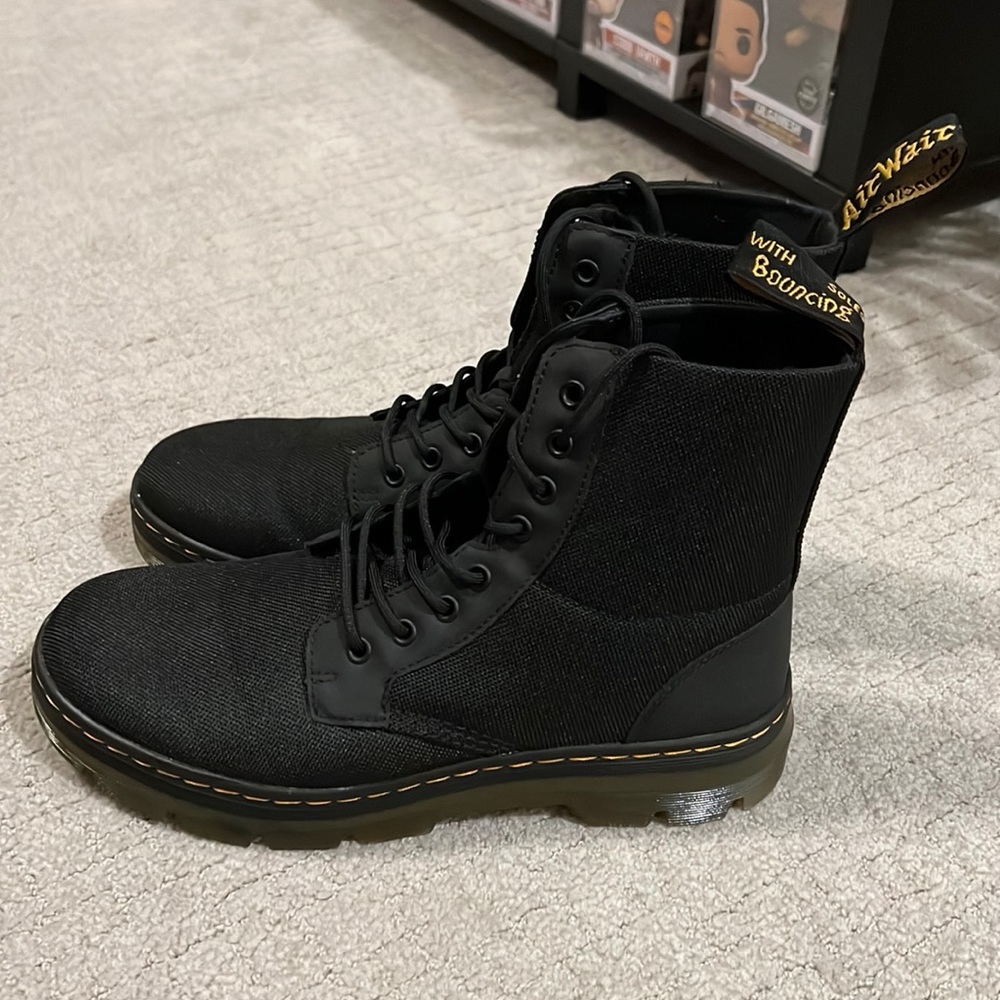 Men’s Dr. Martens Combs boots